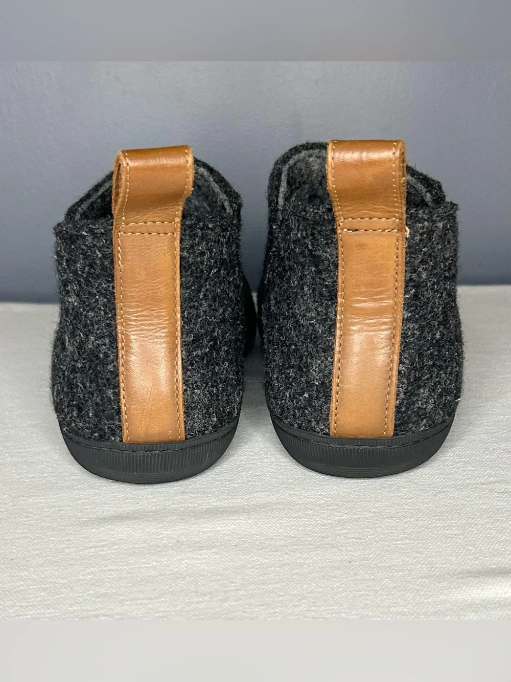 Huckberry‎ Greys Wool Outdoor Slipper Boot Mens 6 Gray Charcoal Wool Rubber Sole